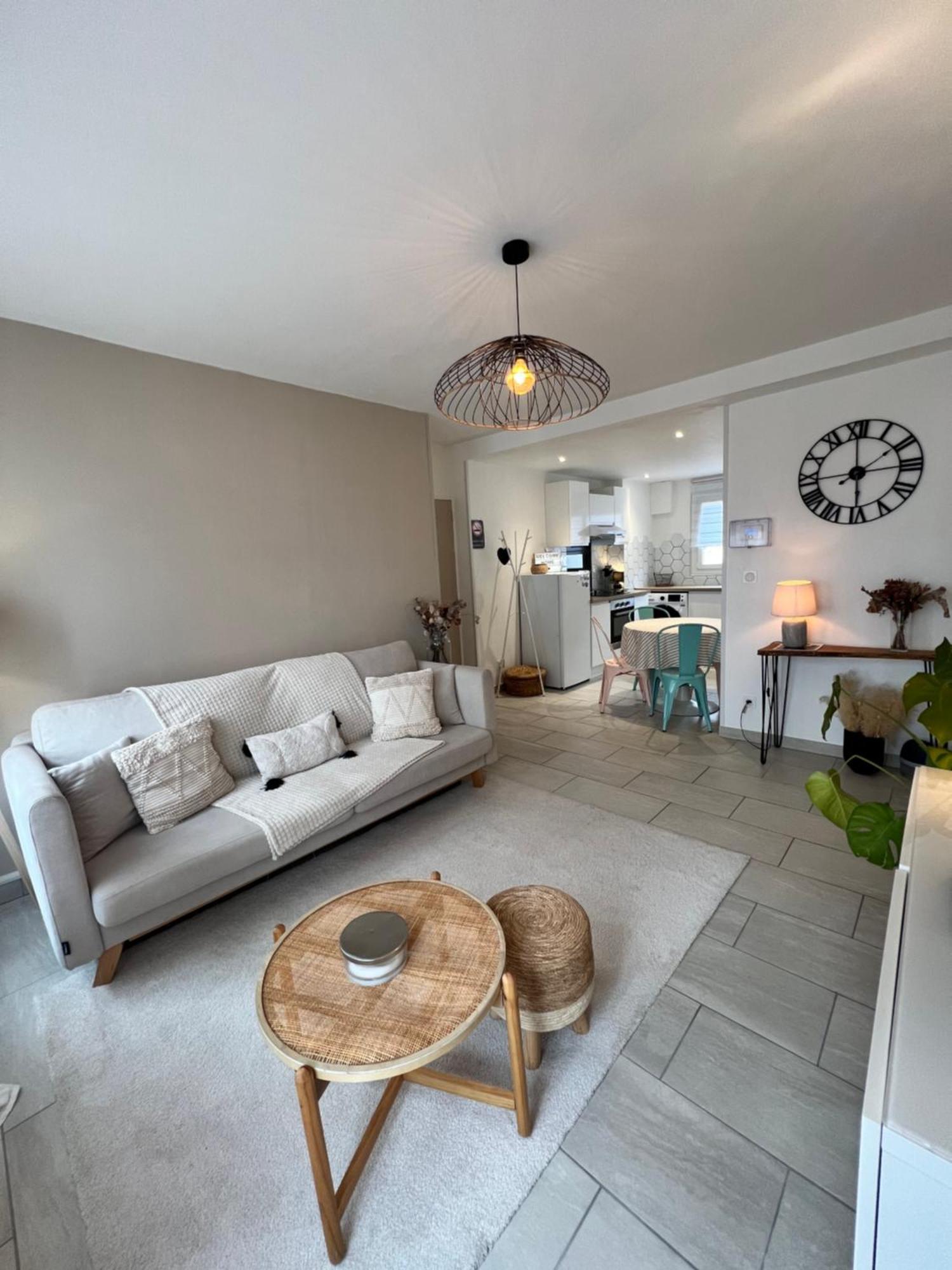 Ferienwohnung Le Bellevue - T3 - Gare & Les Jardins Darcy - Parking Free Dijon Exterior foto
